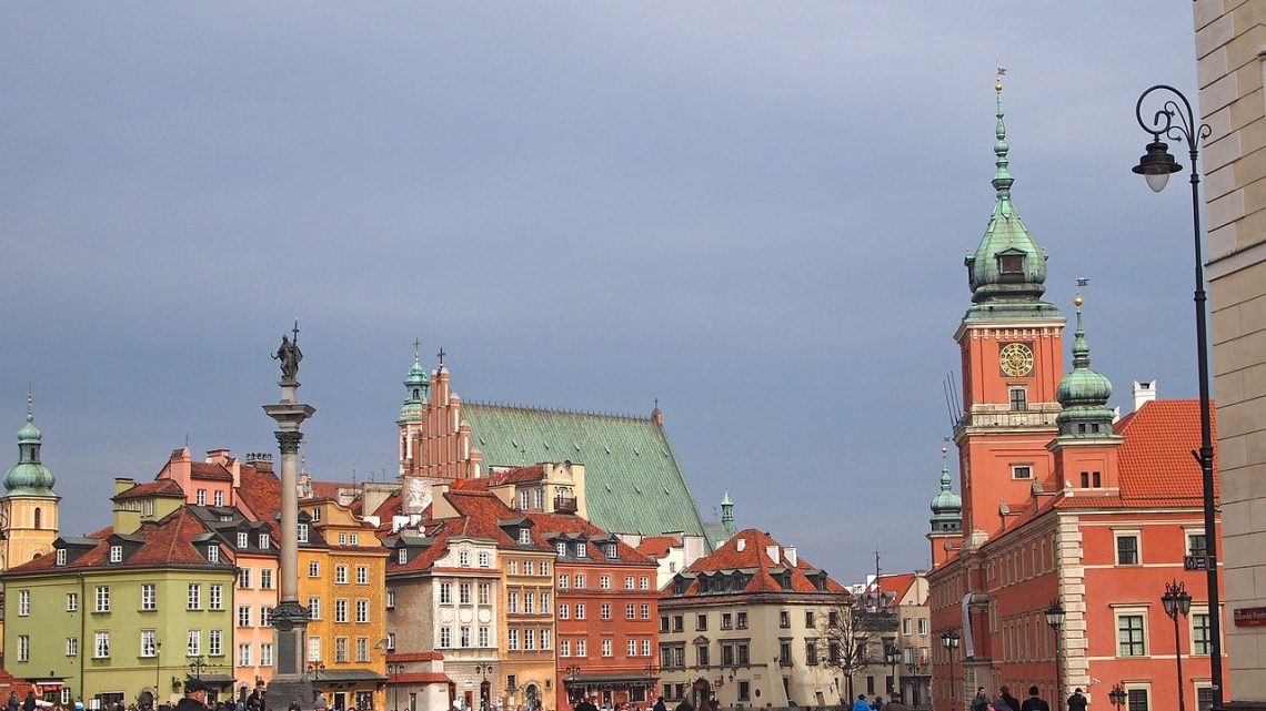 Odkryj tajemnicze oblicze Warszawy: od zabytków do nowoczesnych atrakcji