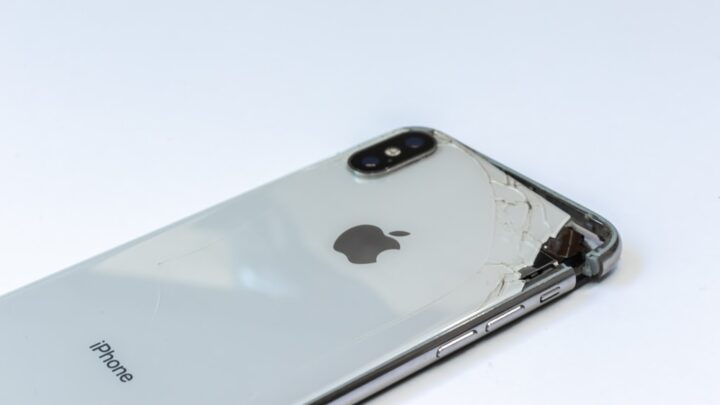 Uszkodzony iPhone – co robić w takiej sytuacji?