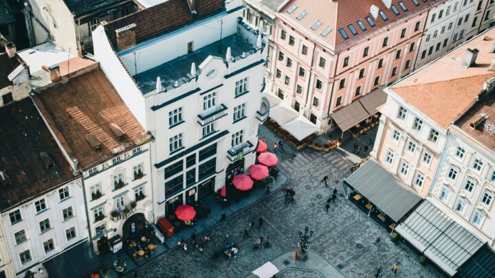 Warszawa a mieszkania: tak zmienia się sytuacja w stolicy Polski
